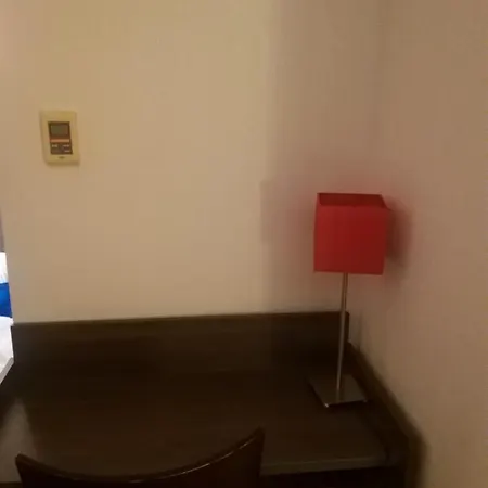 Privatif Dans Résidence Gare Apartamento Nîmes