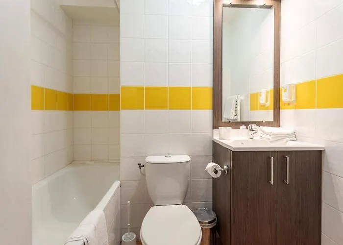 Privatif Dans Gare * ニーム